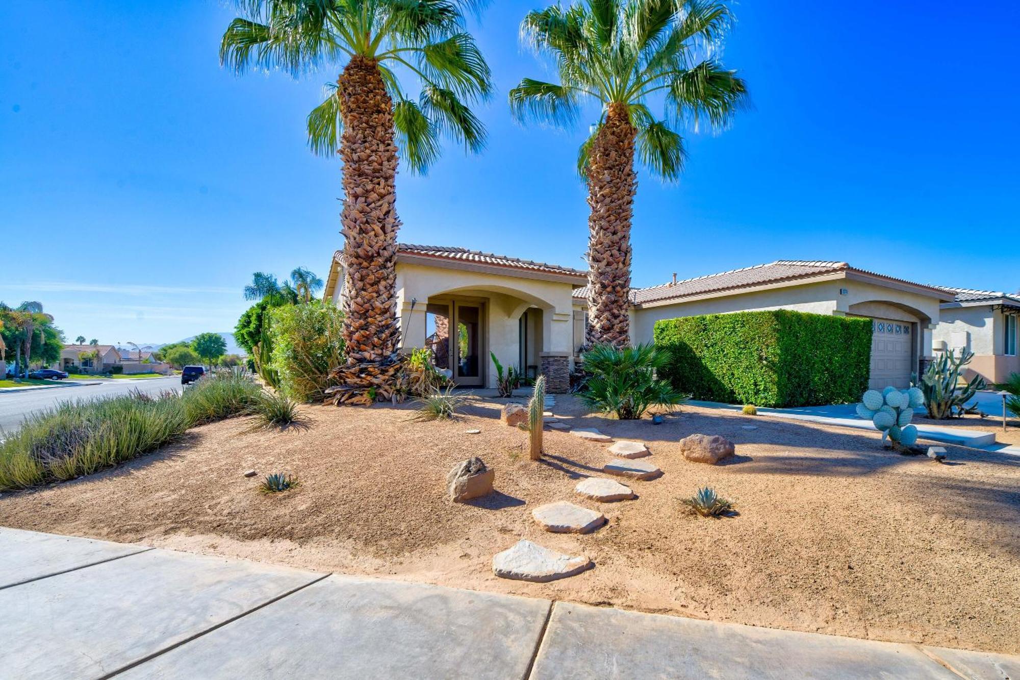 Casa Desert Muse With Heated Pool Spa Firepit Mini Golf And Games Indio Eksteriør bilde